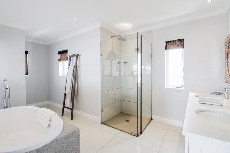 To Let 5 Bedroom Property for Rent in Pinnacle Point Golf Estate Western Cape